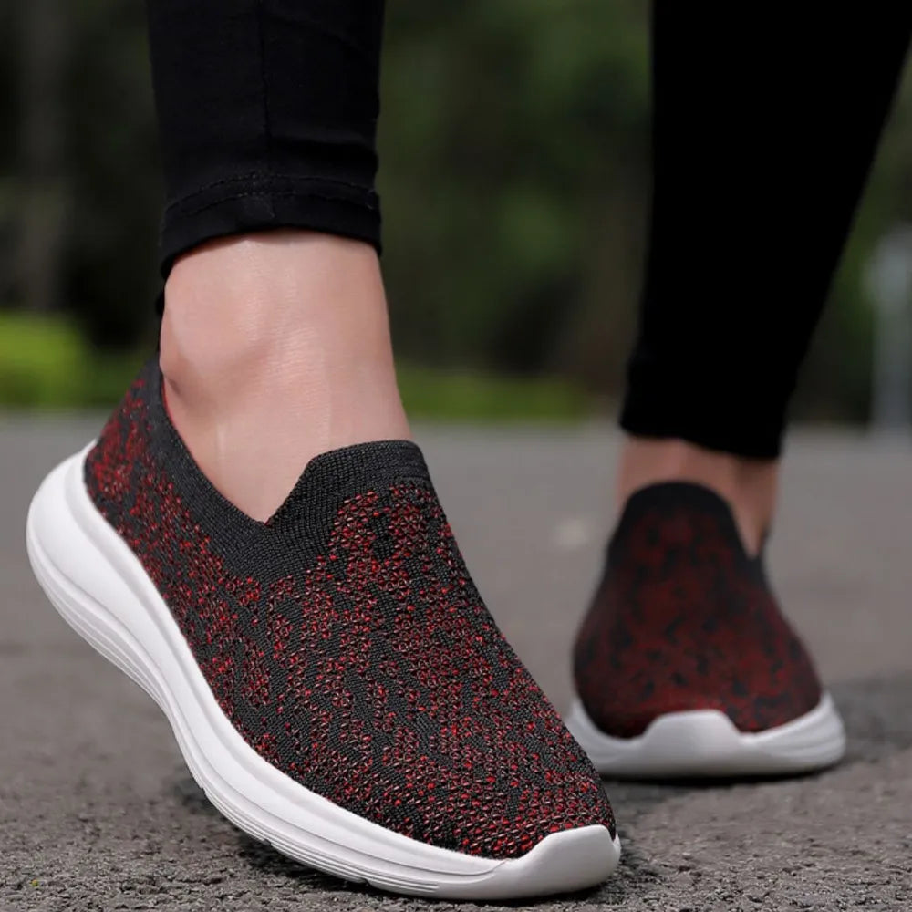 Round Toe Flats Athletic Red