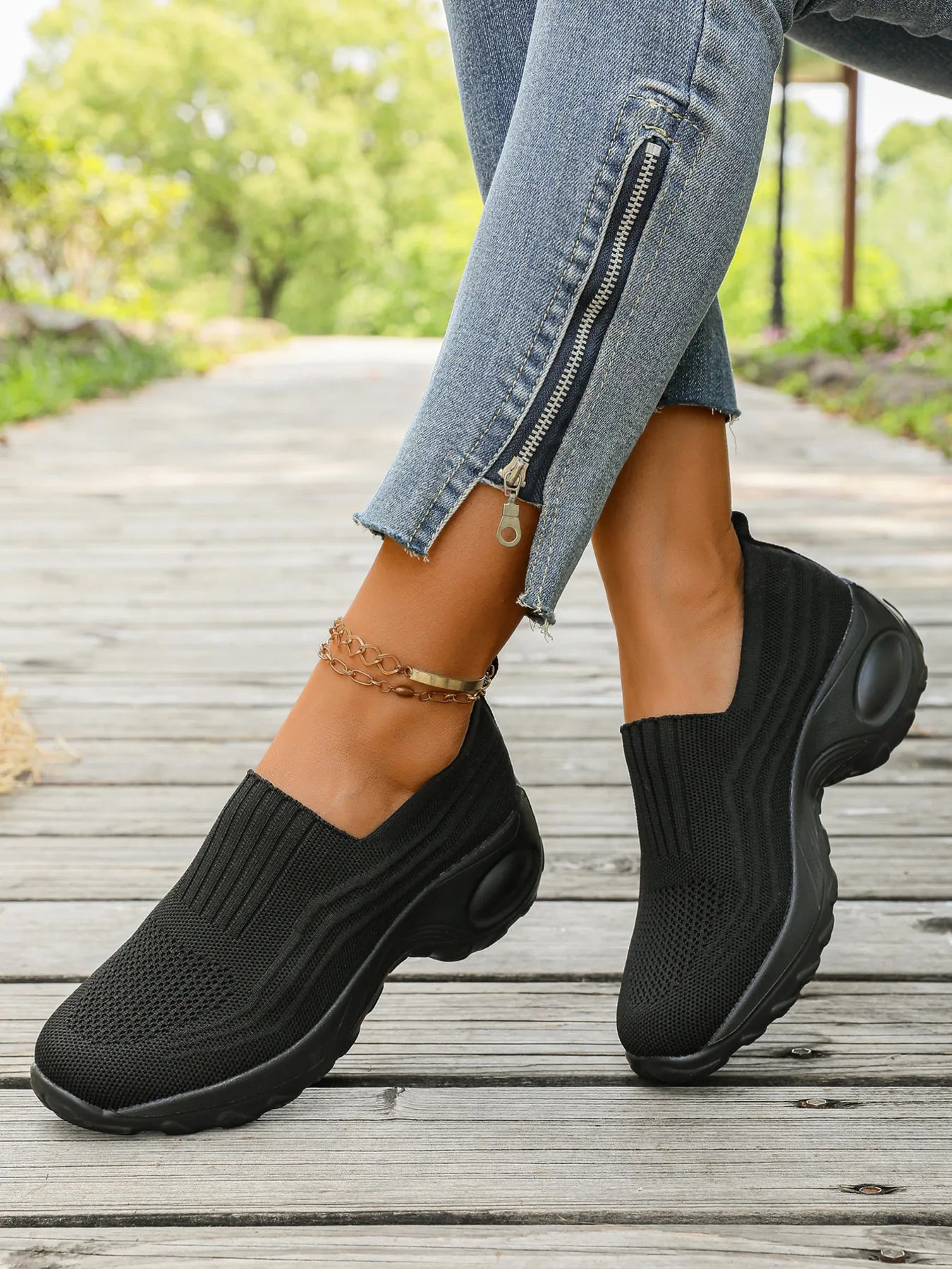 Round Toe Mesh Sneakers
