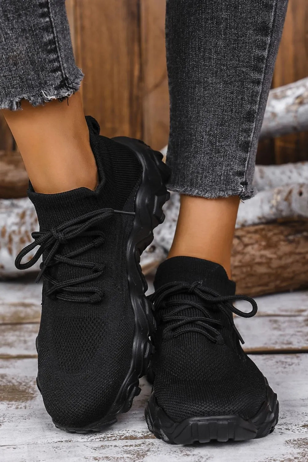 Mesh Lace-Up Round Toe Athletic Black