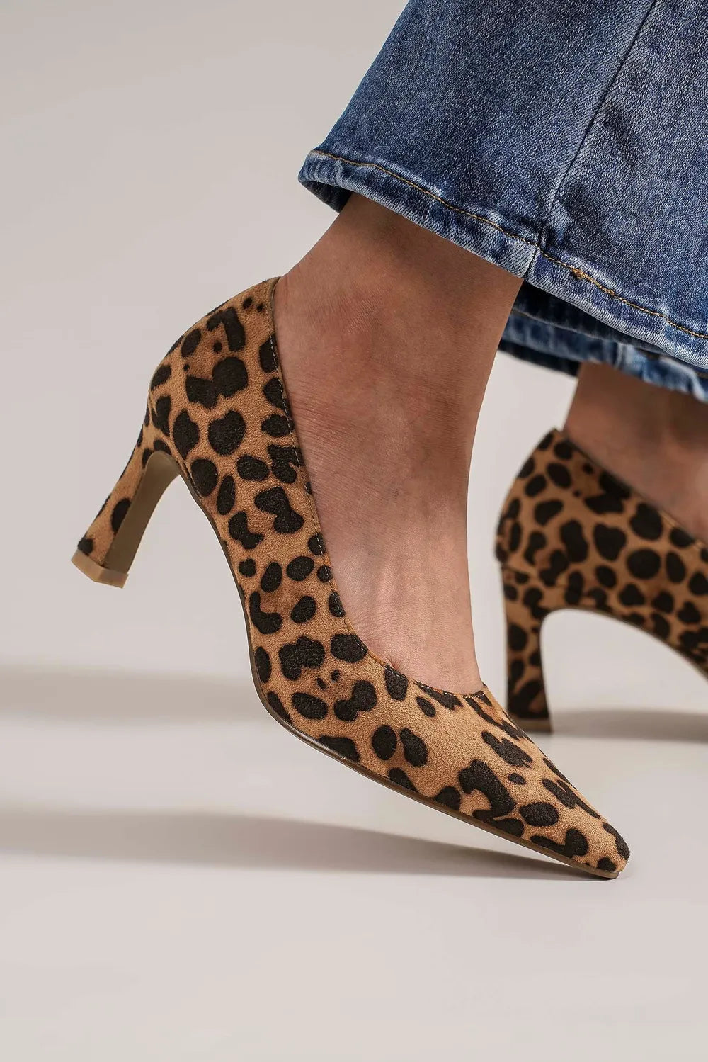 Beast Fashion Faux Suede Leopard Point Toe Pumps Leopard