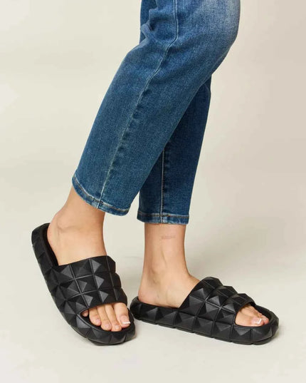 WILD DIVA Pyramid Stud Toe Band Footbed Sandals