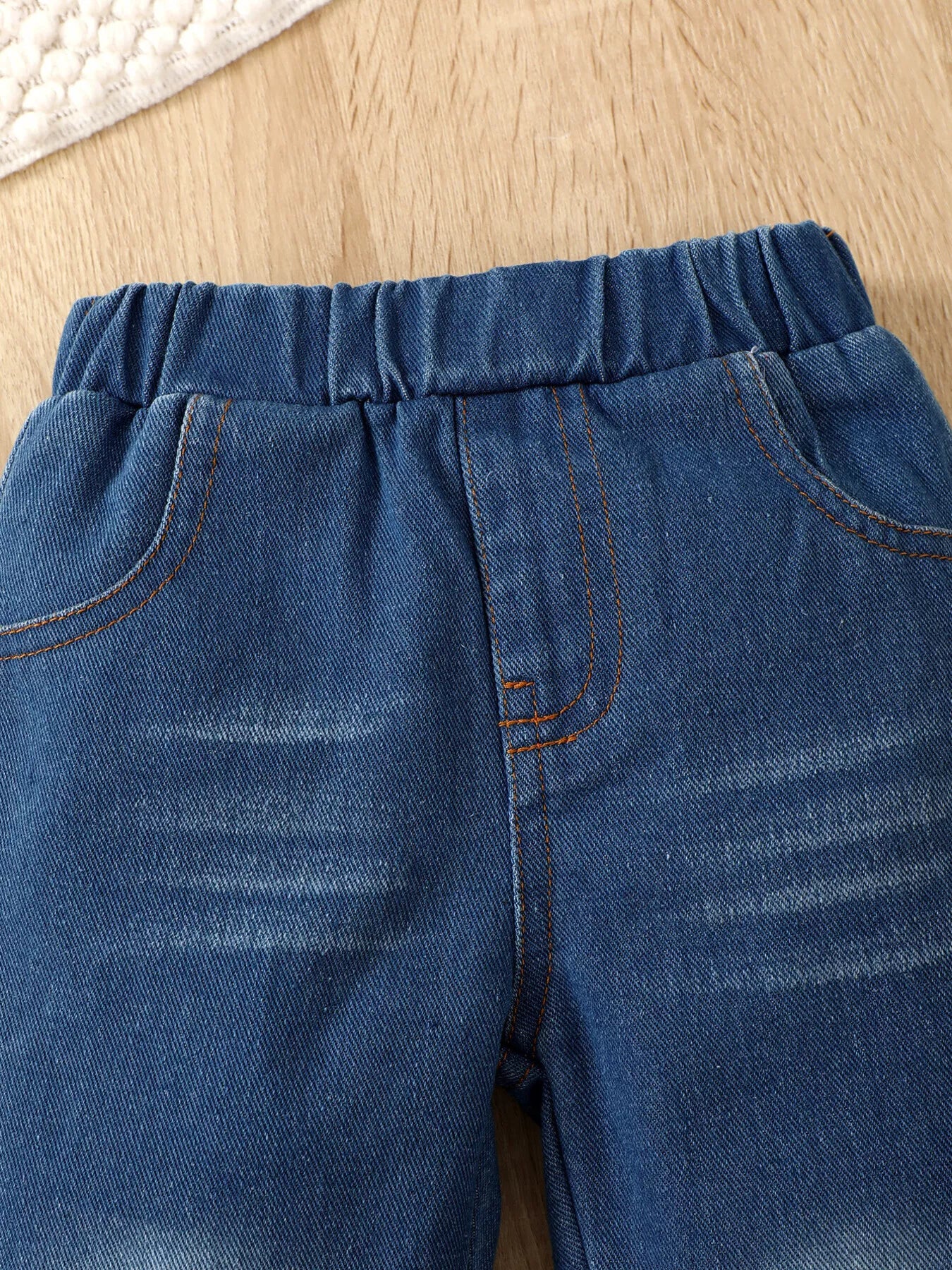 Children's Cartoon Animal Print Sweatshirt & Jeans Set