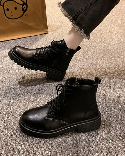 Round-Toe Lace-Up Martin boots Black