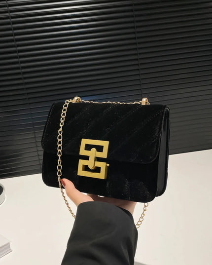 Gold Clasp Chain Shoulder Bag 