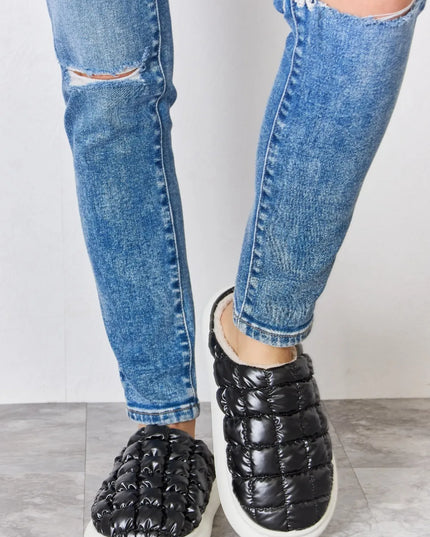 Melody Puffer Plush Slippers Black