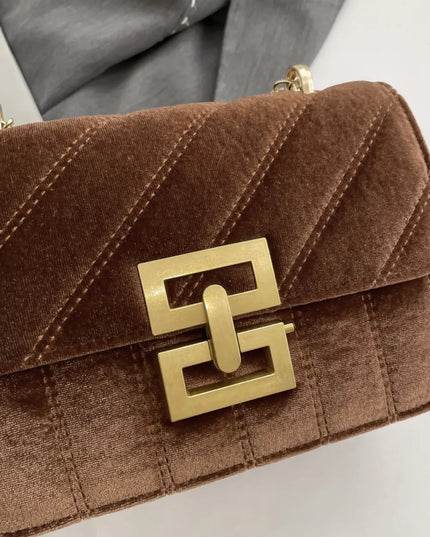 Gold Clasp Chain Shoulder Bag 