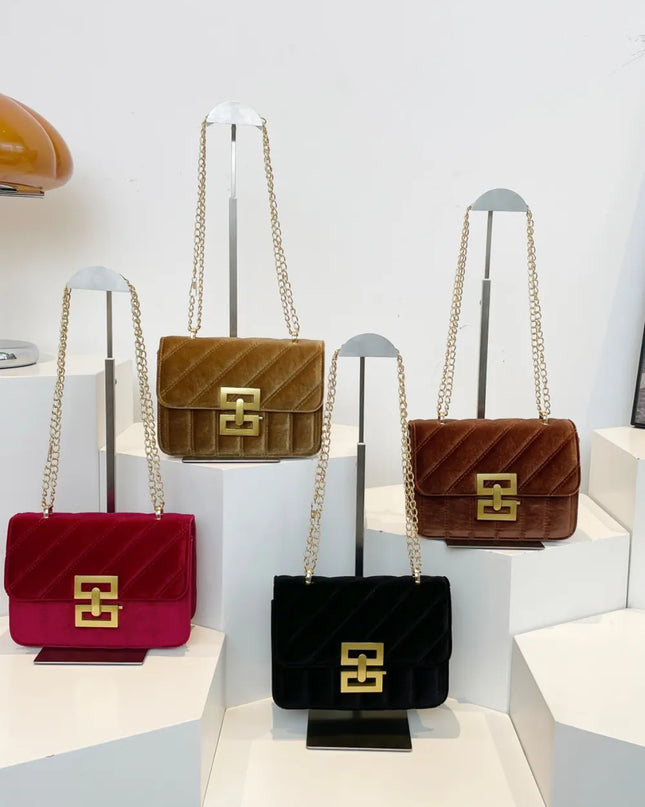 Gold Clasp Chain Shoulder Bag 