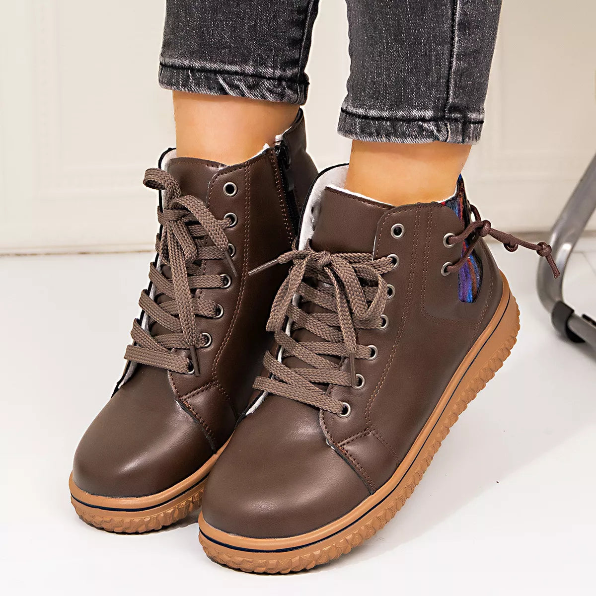 Round Toe Platform Boots Brown