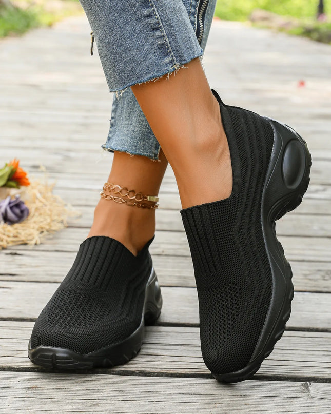 Round Toe Mesh Sneakers 