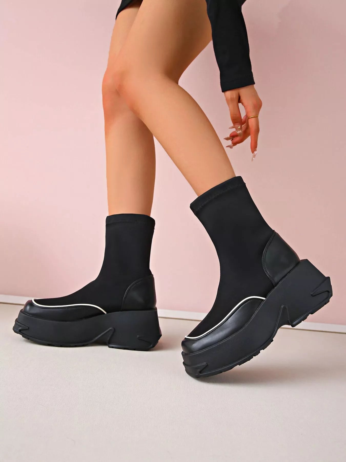 Round Toe Platform Boots