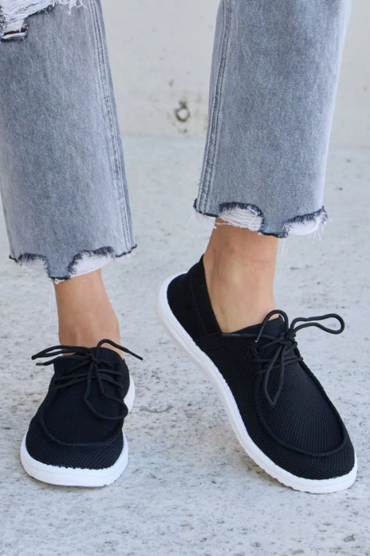 Forever Link Flat Round Toe Lace-Up Sneakers Black