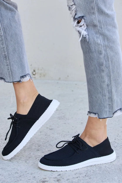 Forever Link Flat Round Toe Lace-Up Sneakers