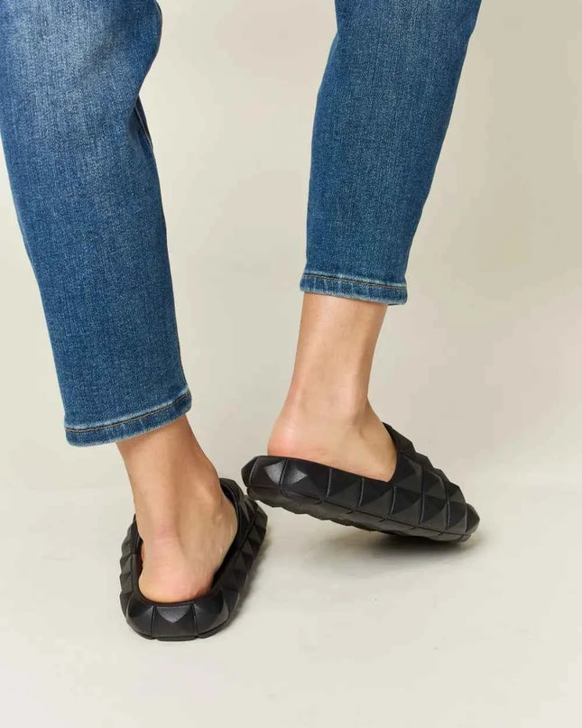 WILD DIVA Pyramid Stud Toe Band Footbed Sandals