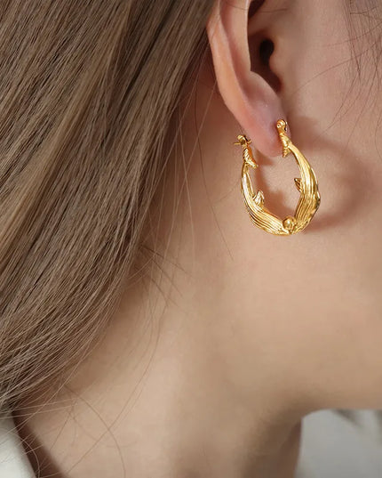 Gold Horseshoe Jewelry Set with Necklace and Earrings 