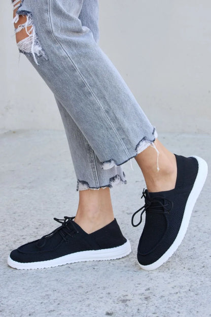 Forever Link Flat Round Toe Lace-Up Sneakers