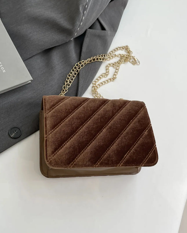 Gold Clasp Chain Shoulder Bag 