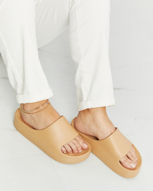 WILD DIVA Summer Feels Platform Slide 