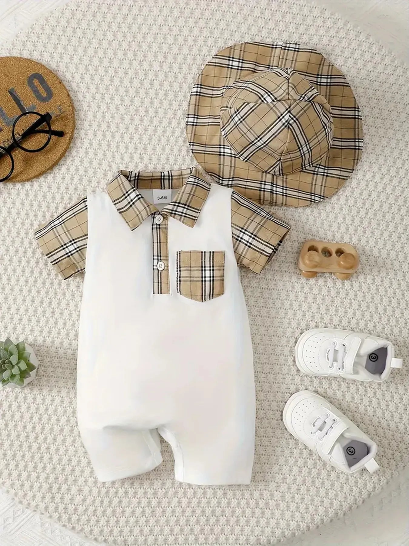 Children's Hat and Plaid Short Sleeve One-Piece Romper White