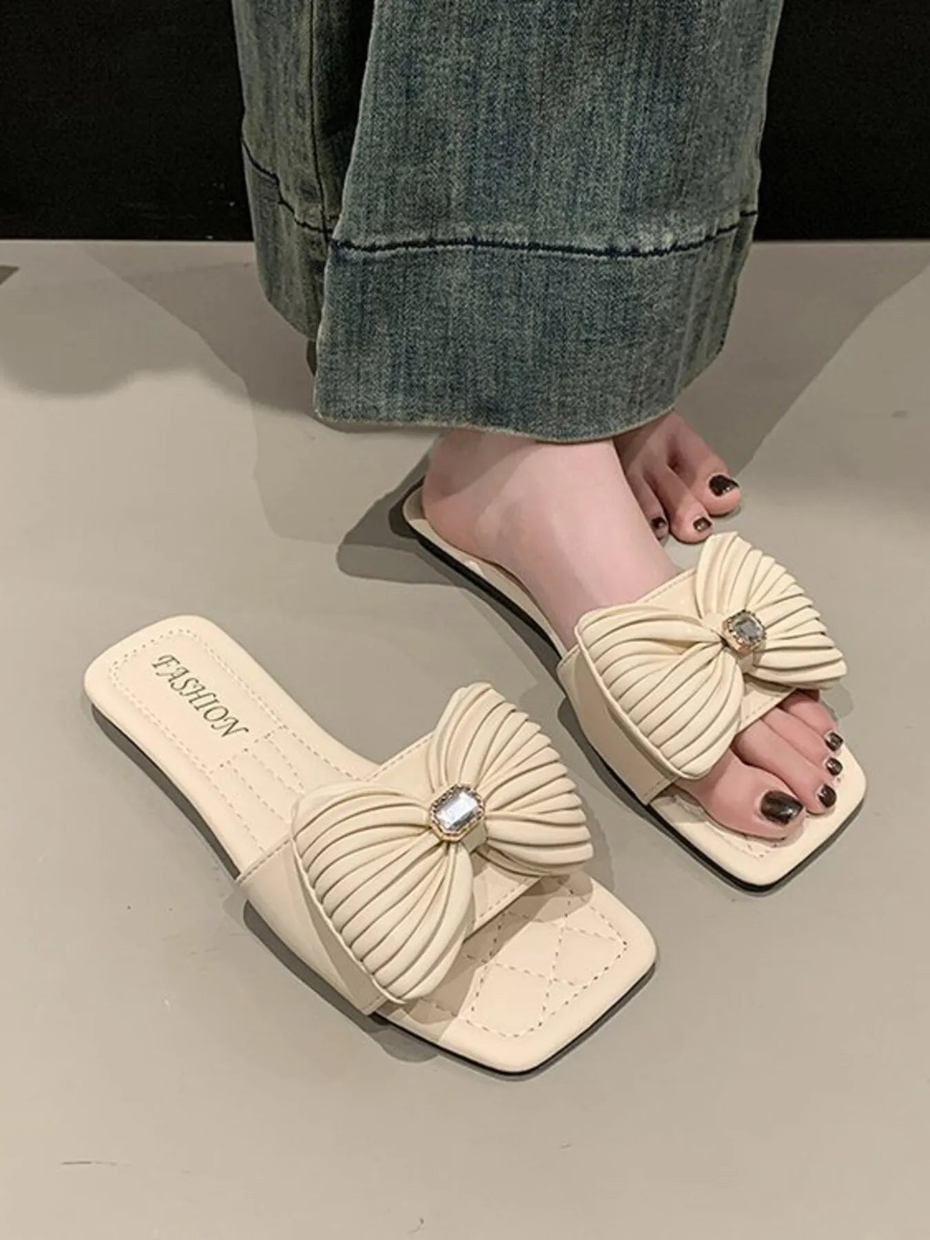 Bow-Knot Flat Sandals Ivory