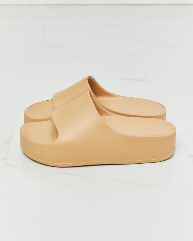 WILD DIVA Summer Feels Platform Slide 