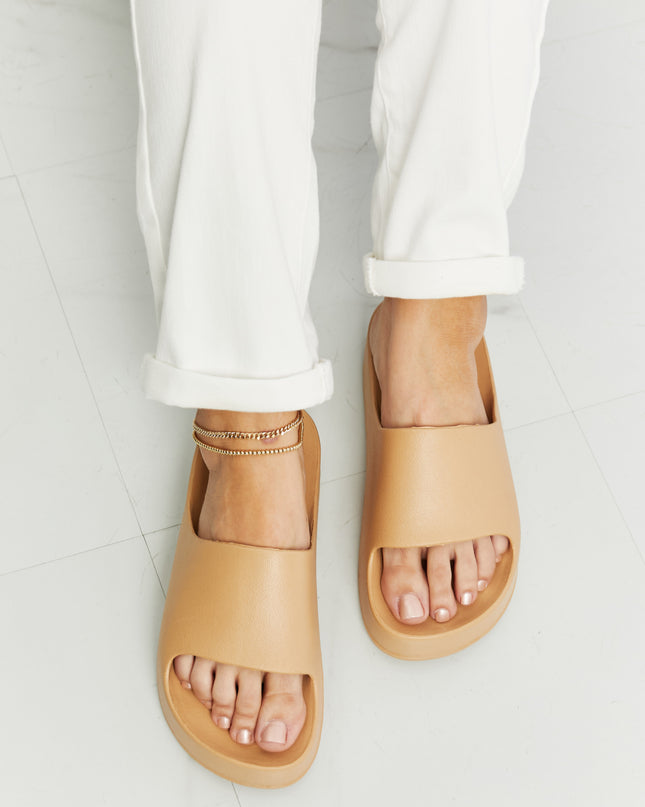 WILD DIVA Summer Feels Platform Slide 