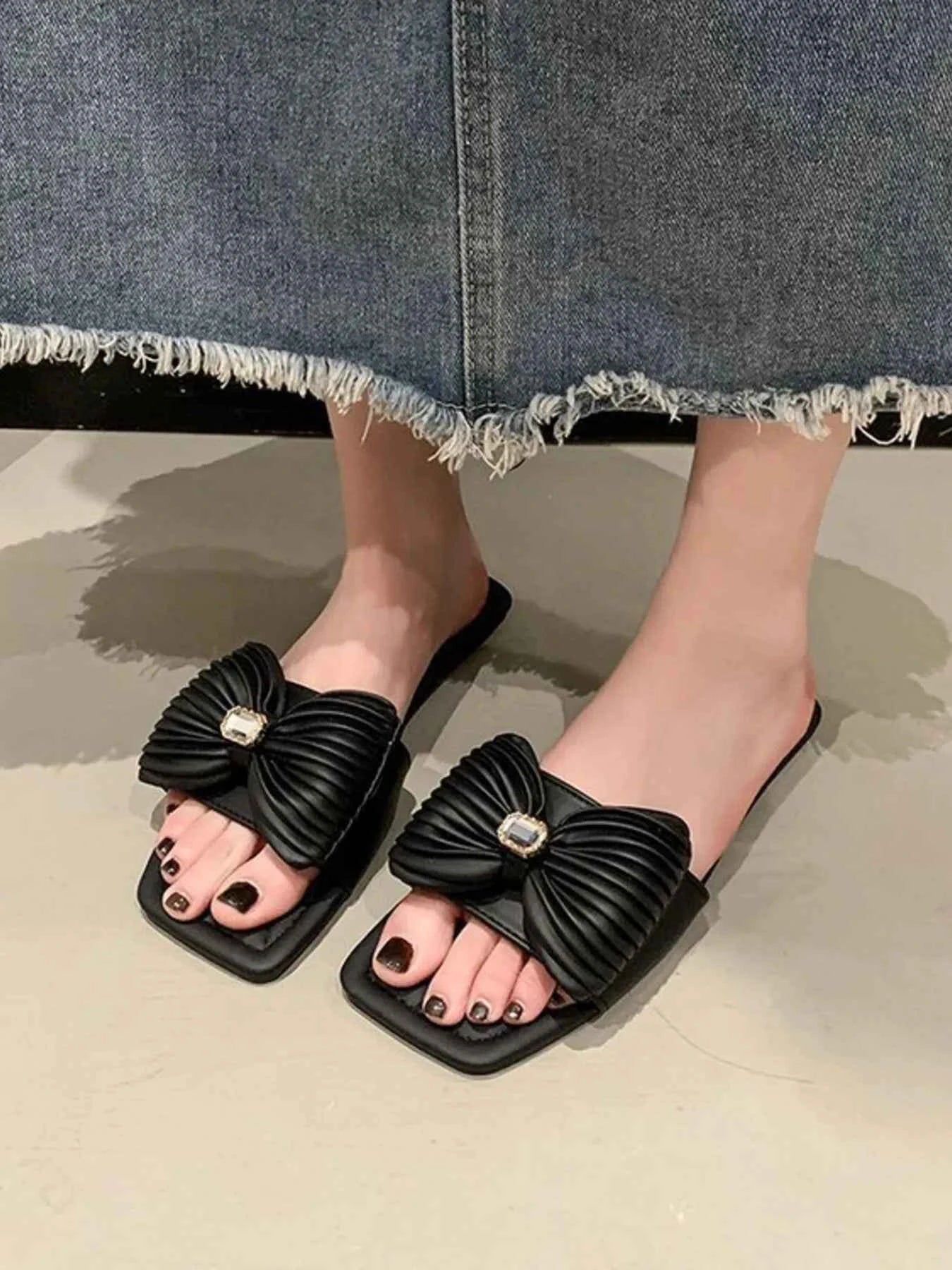 Bow-Knot Flat Sandals