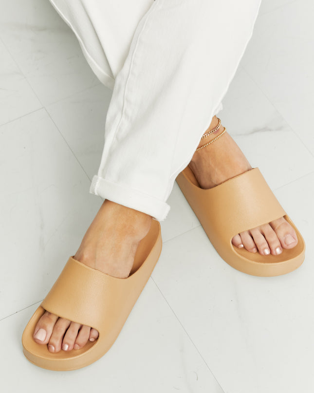 WILD DIVA Summer Feels Platform Slide 