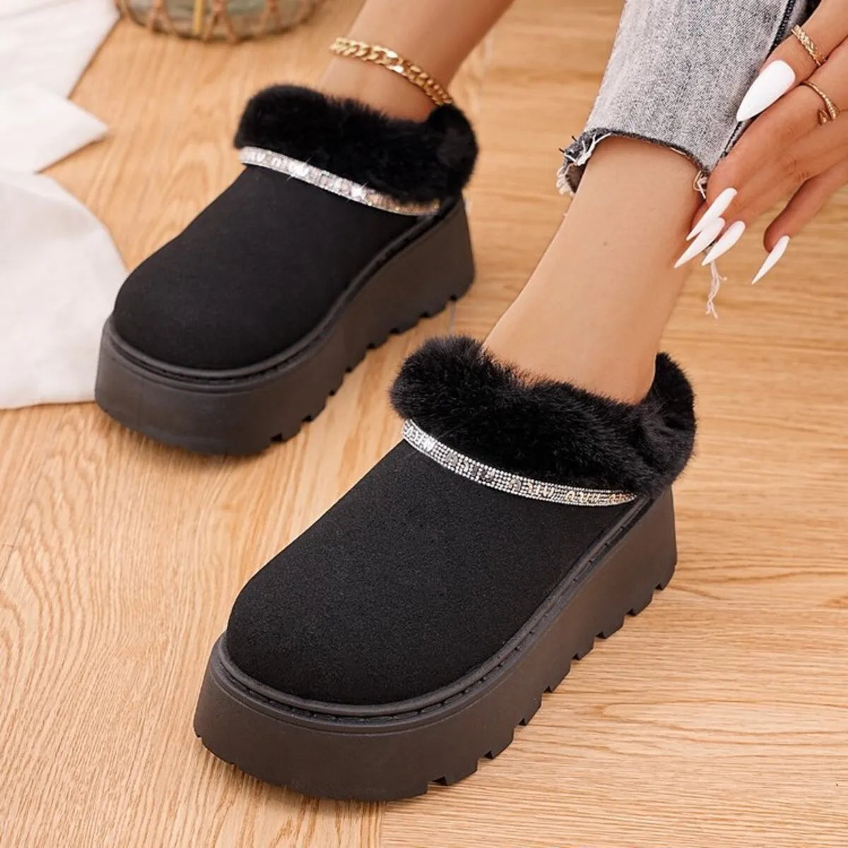 Round Toe Platform Boots Black