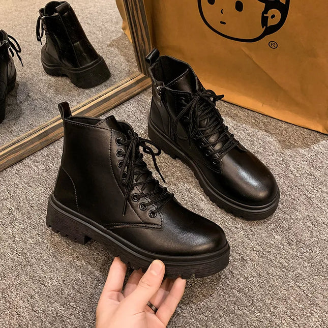 Round-Toe Lace-Up Martin boots