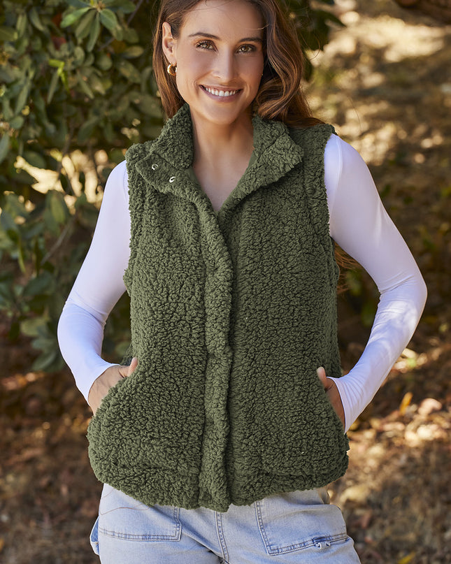 Snap Down Vest with Pockets Black Forest