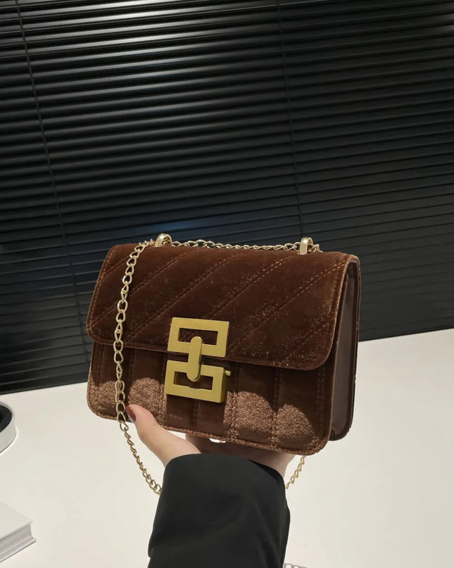 Gold Clasp Chain Shoulder Bag 