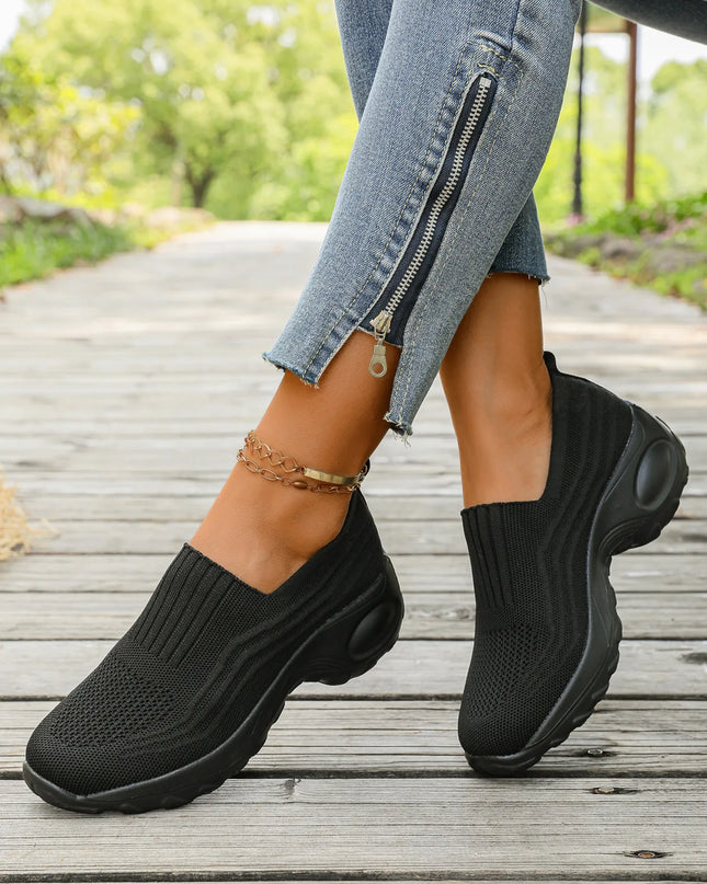 Round Toe Mesh Sneakers 