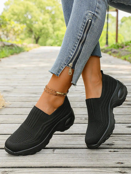 Round Toe Mesh Sneakers 