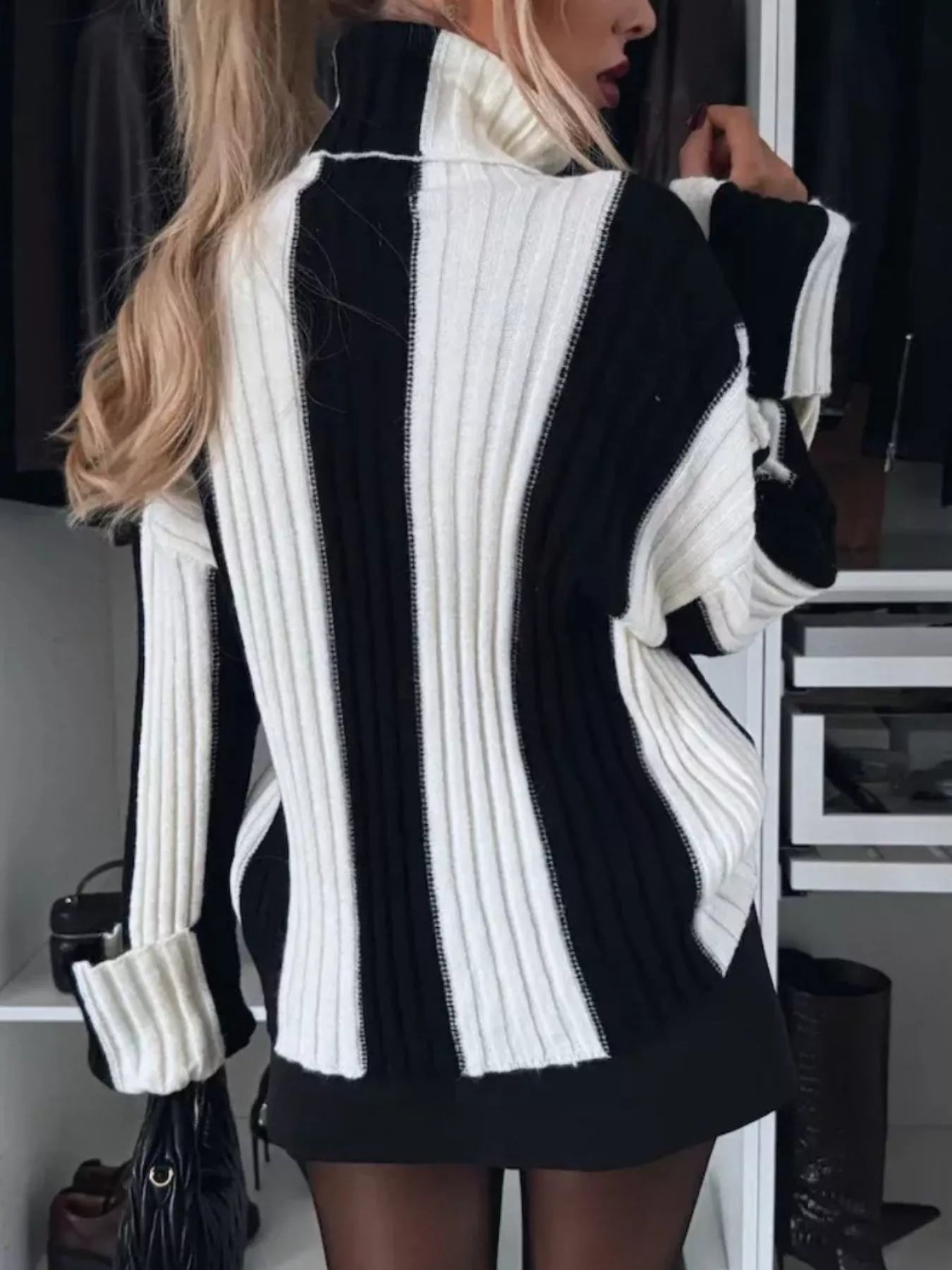 Color Block Ribbed Turtleneck Sweater