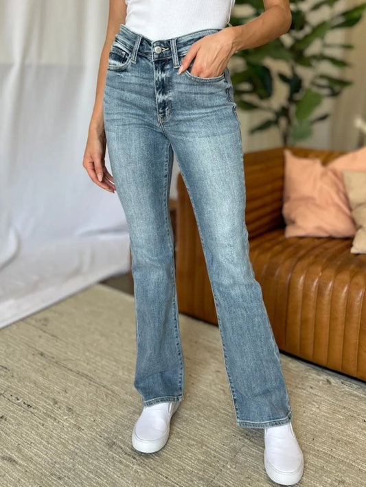 Judy Blue Full Size Medium Rise Bootcut Jeans Light