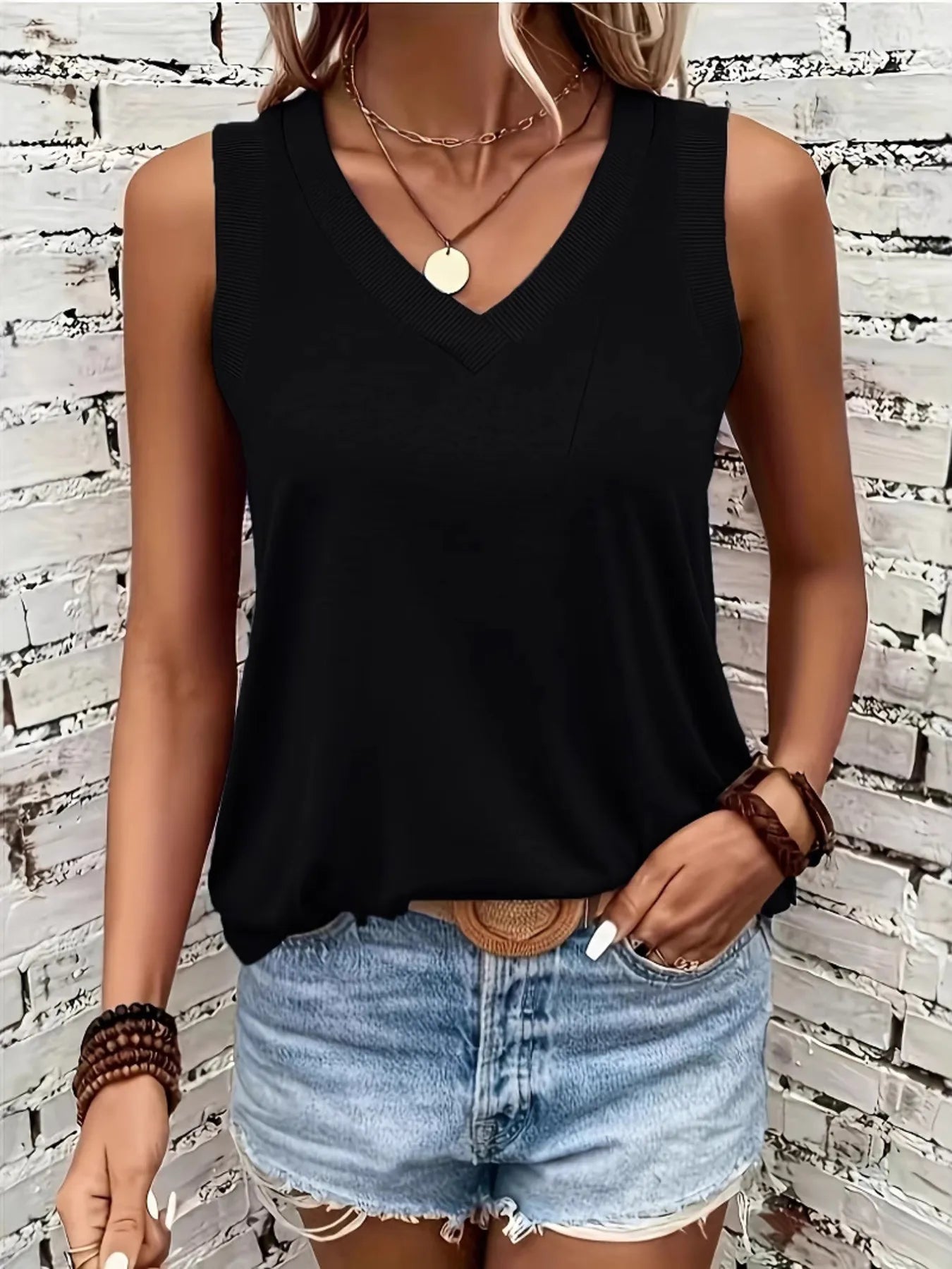 V-Neck Tank Black