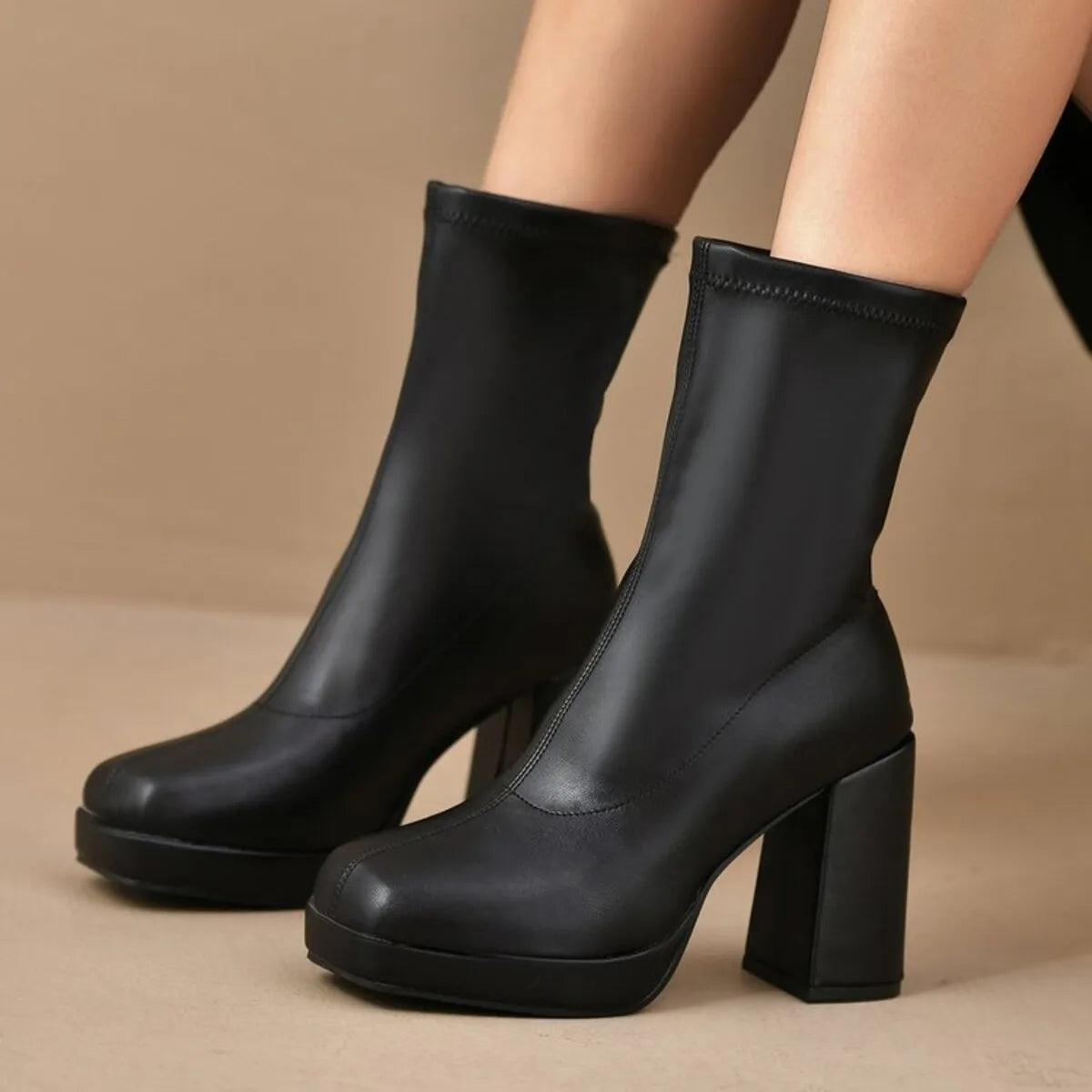 Round Toe Block Heels Boots Black