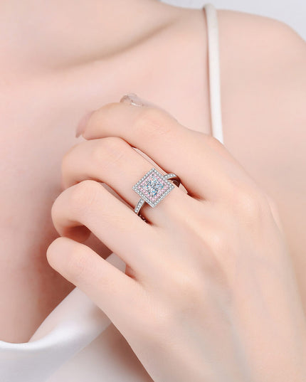 Stay Elegant 1 Carat Moissanite Ring 