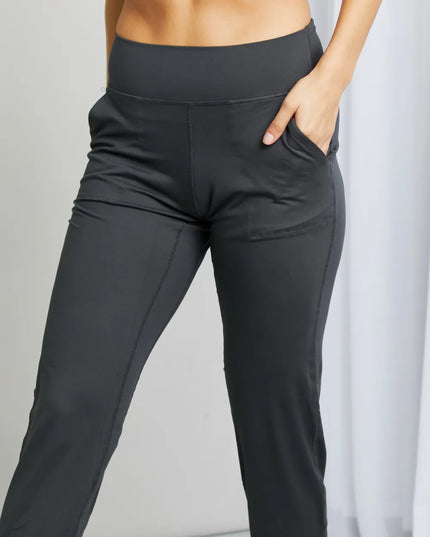Leggings Depot Full Size Wide Waistband Cropped Joggers