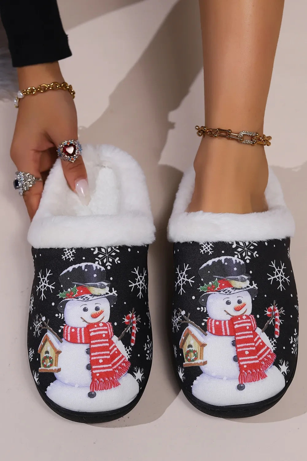 Snowman Round Toe Faux Fur Slippers Black