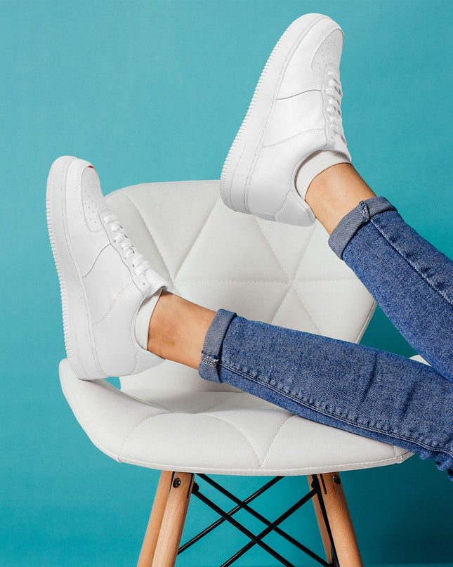 SF_F8 Low Top Unisex Sneaker