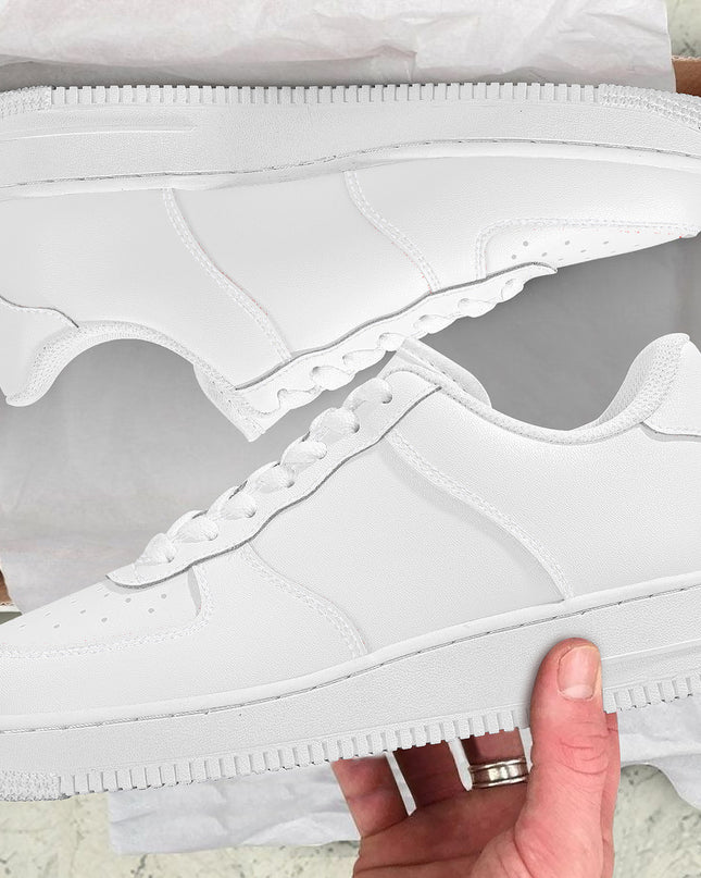 SF_F8 Low Top Unisex Sneaker